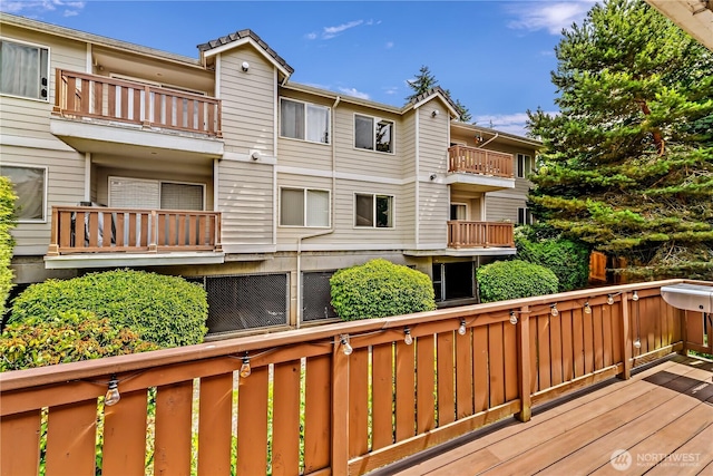 8221 53rd Ave W Unit 15C, Mukilteo, WA 98275 - view of wooden terrace