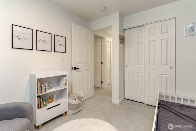 35459 25th Pl S, Federal Way, WA 98003 - bedroom featuring light carpet and a closet