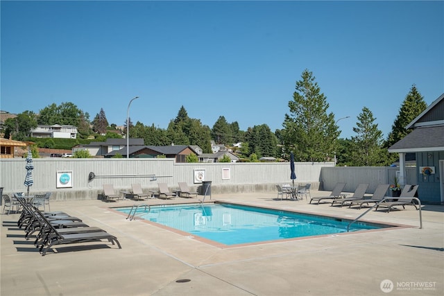 2452 NW Columbia Ave Unit 34, East Wenatchee, WA 98802 - community pool with a patio area