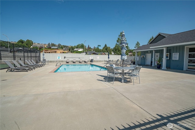 2452 NW Columbia Ave Unit 34, East Wenatchee, WA 98802 - community pool featuring a patio area