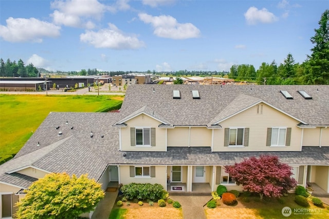 1450 Mountain View Dr, Enumclaw, WA 98022 - view of property with roof with shingles and a front yard