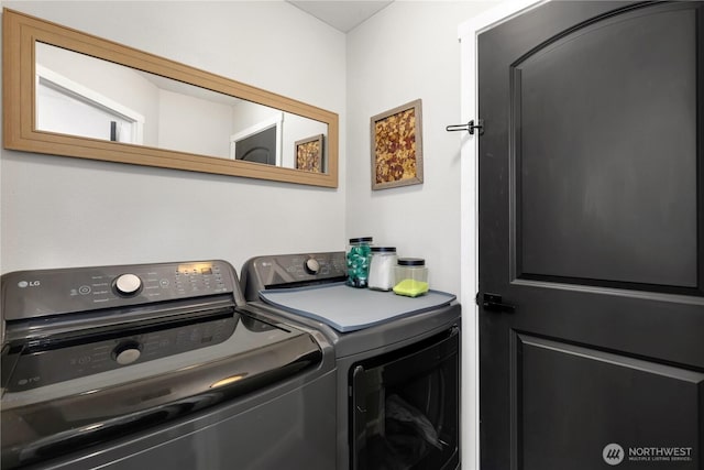 20008 99th Ave E, Graham, WA 98338 - laundry room featuring washing machine and clothes dryer