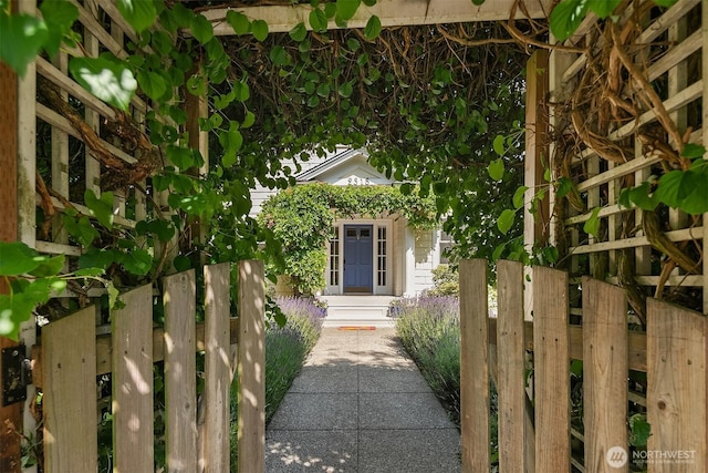 2318 33rd Ave S, Seattle, WA 98144 - property entrance