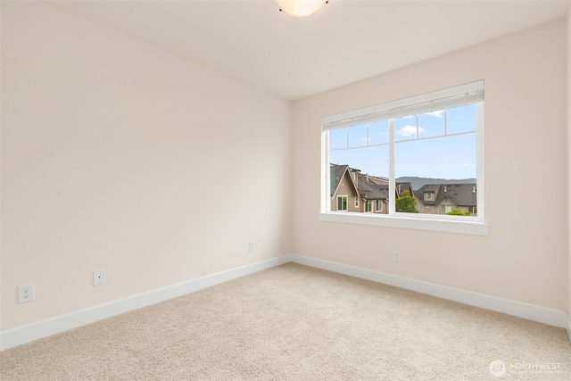 1087 10th Ave NE, Issaquah, WA 98029 - carpeted empty room with baseboards