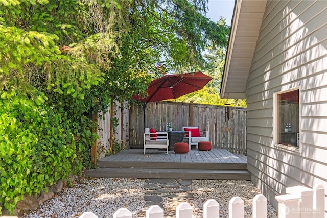 3089 W Lake Sammamish Pkwy NE, Redmond, WA 98052 - wooden deck featuring a fenced backyard