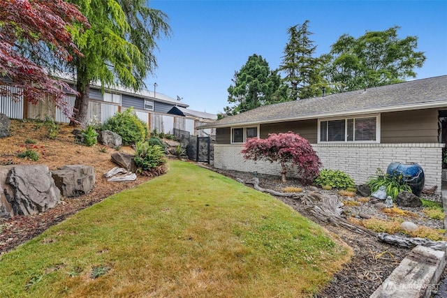 755 Elm St, Raymond, WA 98577 - view of yard