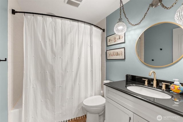 755 Elm St, Raymond, WA 98577 - full bath featuring vanity and shower / tub combo