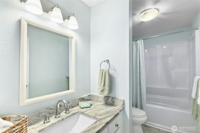 889 SW Kingma Ct, Oak Harbor, WA 98277 - full bath with vanity and shower / bathtub combination with curtain