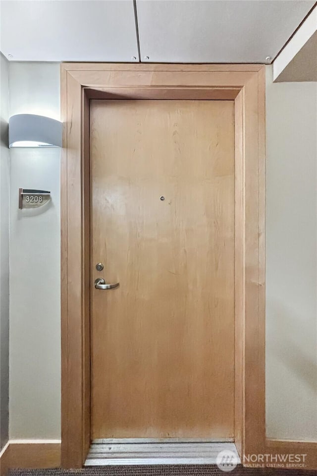 10650 NE 9th Pl Unit 3208, Bellevue, WA 98004 - detailed view of baseboards
