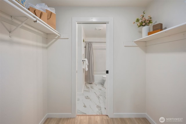 957 12th St NE Unit 1009, Auburn, WA 98002 - spacious closet with light marble finish flooring