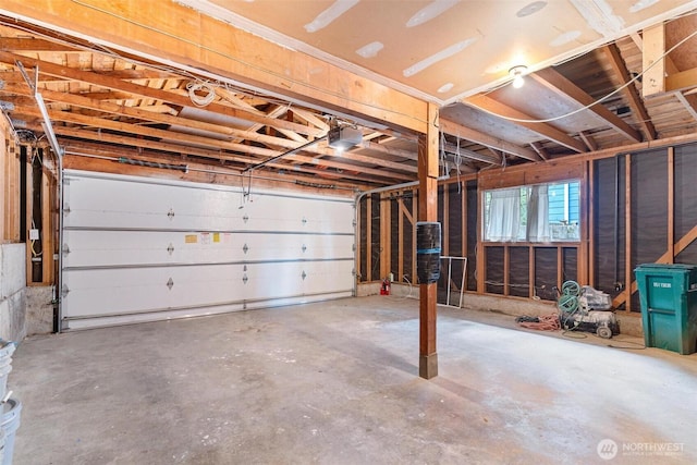 12804 NE 139th Ct, Kirkland, WA 98034 - garage featuring a garage door opener