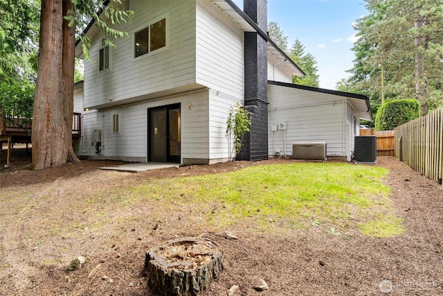 12804 NE 139th Ct, Kirkland, WA 98034 - rear view of house featuring a chimney and a deck