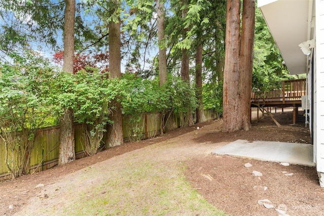 12804 NE 139th Ct, Kirkland, WA 98034 - fenced backyard with a wooden deck
