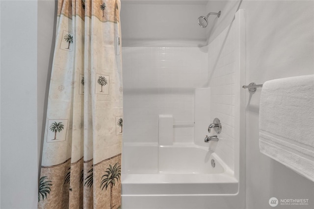 4517 35th St NE, Tacoma, WA 98422 - full bath with shower / tub combo with curtain