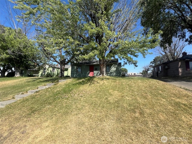 345 W Ridge Rd, Moses Lake, WA 98837 - view of grassy yard