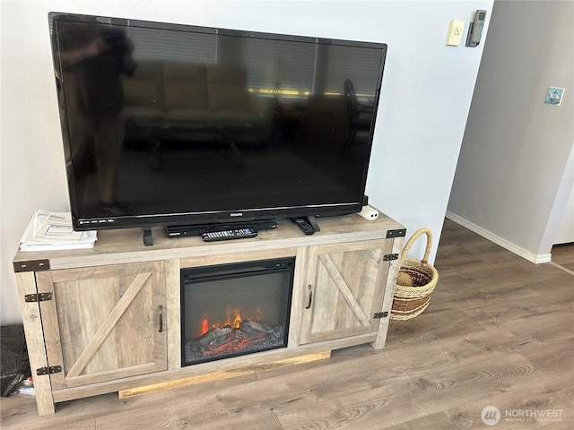 416 S Bel Air Loop SW, Ocean Shores, WA 98569 - detailed view of wood finished floors and baseboards
