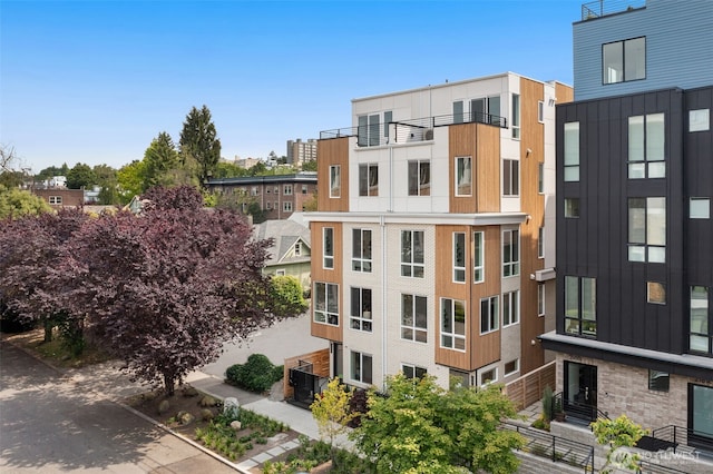 222B 10th Ave E, Seattle, WA 98102 - view of building exterior