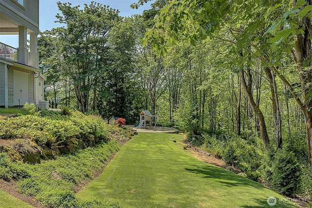 6581 156th Ave SE, Bellevue, WA 98006 - view of green lawn featuring a playground