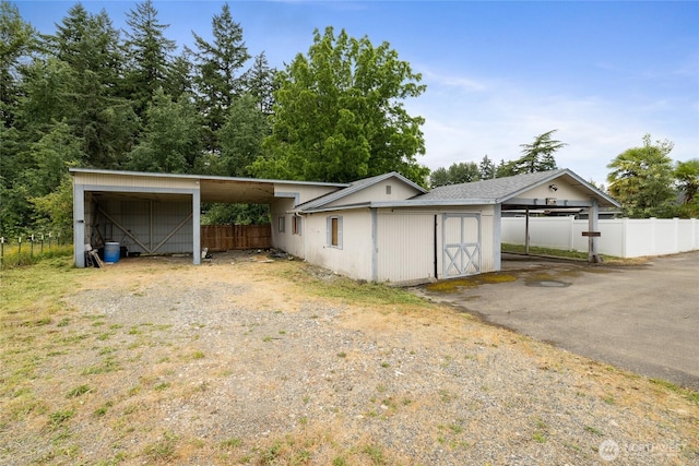 2220 91st St E, Tacoma, WA 98445 - garage featuring driveway