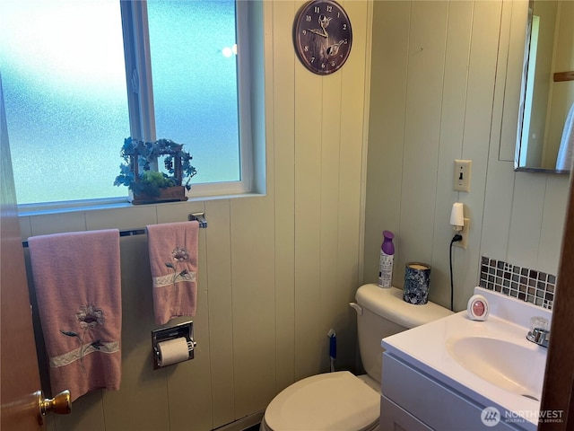 158 Skaggs Rd, Morton, WA 98356 - half bathroom featuring toilet and vanity