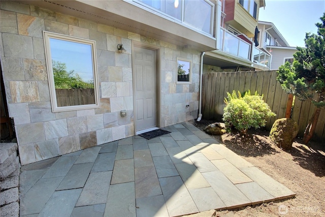 4411 Greenwood Ave N, Seattle, WA 98103 - entrance to property featuring stone siding