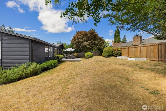 2012 SE 18th Ct, Renton, WA 98055 - fenced backyard featuring a deck