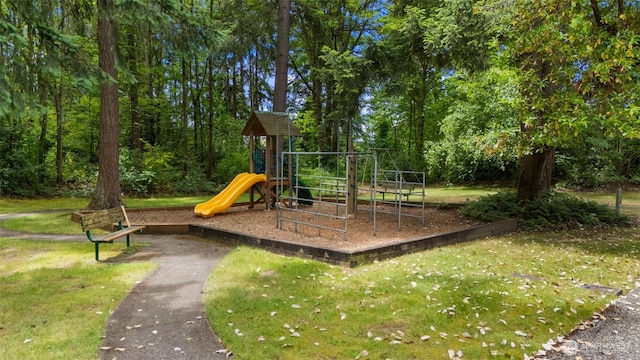 2012 SE 18th Ct, Renton, WA 98055 - communal playground featuring a yard