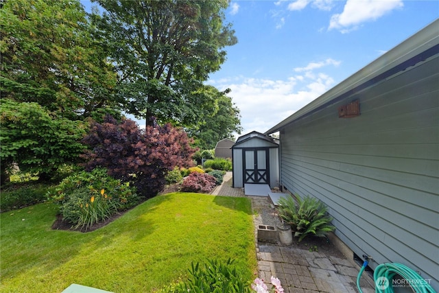1708 24th Ct, Anacortes, WA 98221 - view of grassy yard featuring a shed