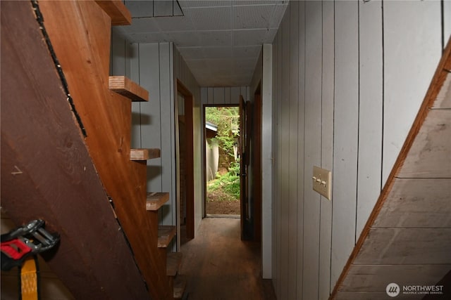 53009 S Riverside Rd, Gold Bar, WA 98251 - hall with wood walls