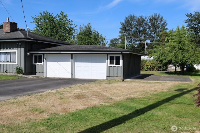 251 N 2nd St N, Buckley, WA 98321 - garage featuring driveway