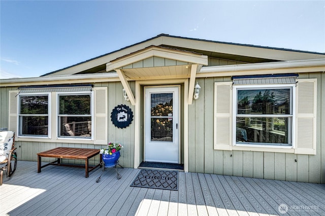 629 N 7th Ave, Sequim, WA 98382 - view of exterior entry featuring a deck