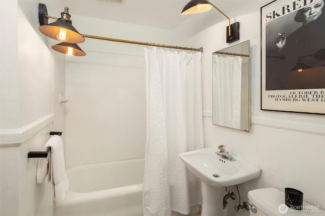 408 Bellevue Ave E Unit 306, Seattle, WA 98102 - bathroom with toilet and shower / bathtub combination with curtain