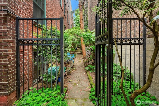 408 Bellevue Ave E Unit 306, Seattle, WA 98102 - view of gate