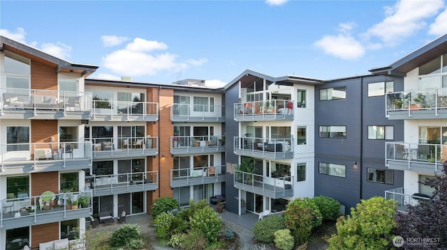 2501 Canterbury Ln E Unit 203, Seattle, WA 98112 - photo 2