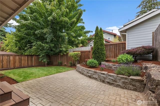 3800 SW Holden St, Seattle, WA 98126 - fenced backyard featuring a patio area