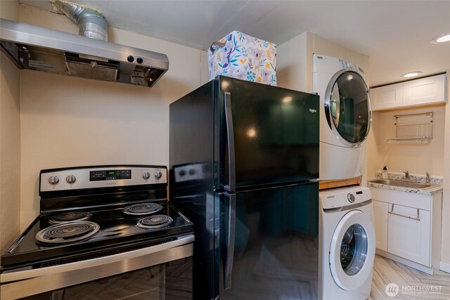 1328 Grant St, Walla Walla, WA 99362 - washroom featuring stacked washer and clothes dryer
