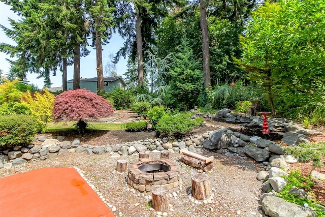 502 SW 326th St, Federal Way, WA 98023 - view of yard featuring an outdoor fire pit