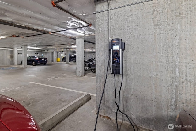 827 Hiawatha Pl S Unit 515, Seattle, WA 98144 - view of parking garage