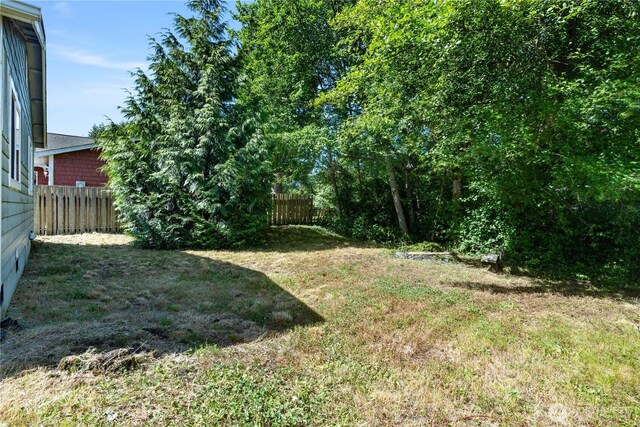 711 S Broadway St, Westport, WA 98595 - view of yard