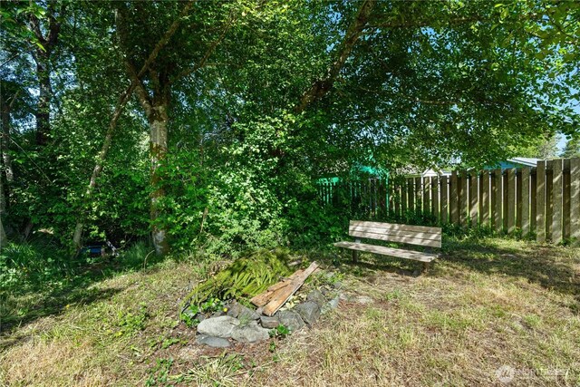 711 S Broadway St, Westport, WA 98595 - view of yard