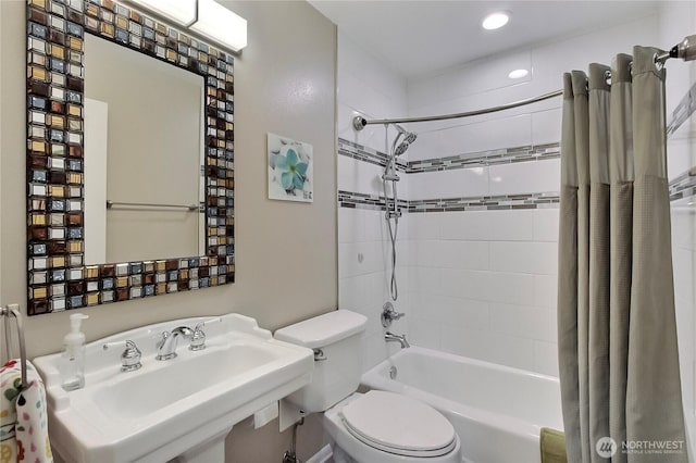 2237 Mcdonald Ave, Dupont, WA 98327 - bathroom featuring shower / bath combo and recessed lighting