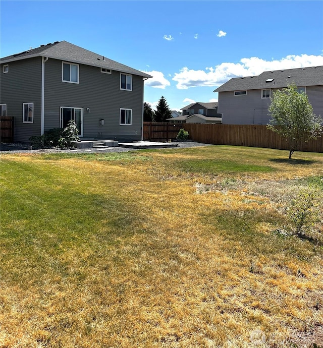 1042 S Lakeland Dr, Moses Lake, WA 98837 - back of property with a patio