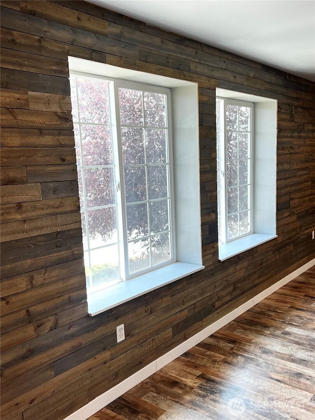 1042 S Lakeland Dr, Moses Lake, WA 98837 - detailed view of wooden walls and wood finished floors