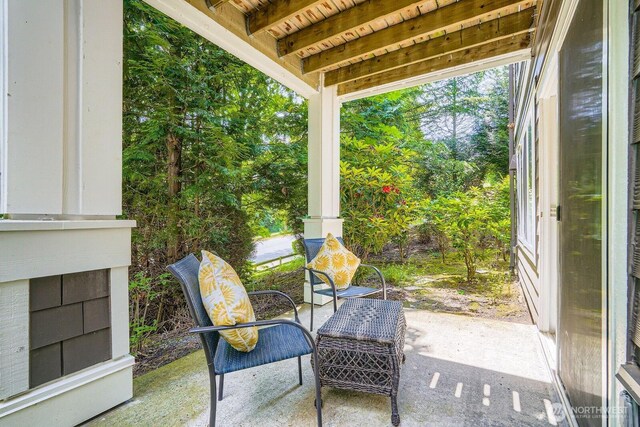 5589 Lakemont Blvd SE Unit 1703, Bellevue, WA 98006 - view of patio / terrace