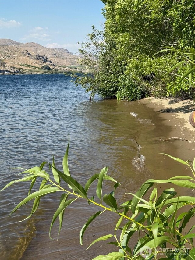 30 Chambers Rd, Brewster, WA 98812 - water view featuring a mountain backdrop