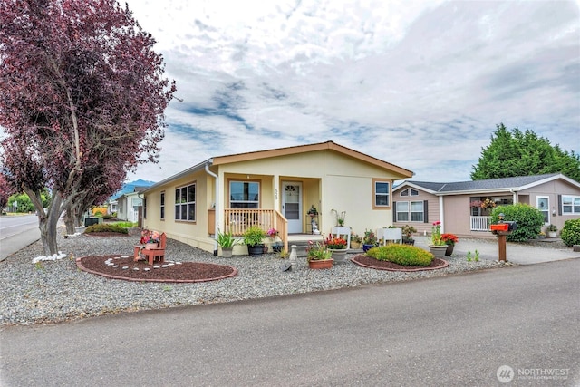 523 N 7th Ave, Sequim, WA 98382 - view of front of property featuring a porch