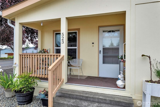 523 N 7th Ave, Sequim, WA 98382 - doorway to property featuring a porch