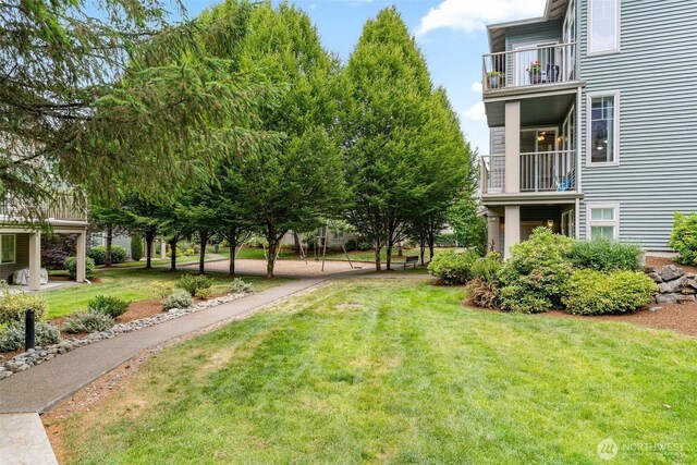 15325 SE 155th Pl Unit N-2, Renton, WA 98058 - view of property's community featuring a yard