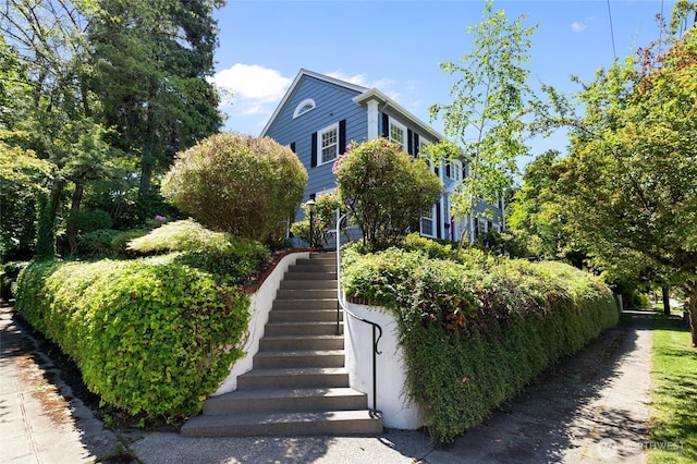 817 E Shelby St, Seattle, WA 98102 - view of front of property featuring stairs