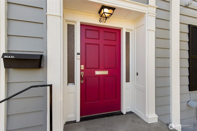 817 E Shelby St, Seattle, WA 98102 - property entrance with covered porch